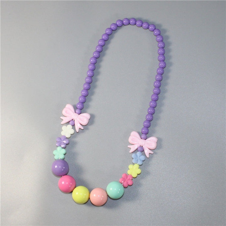 Bunte Perlenkette mit Floralen Elementen Karnz