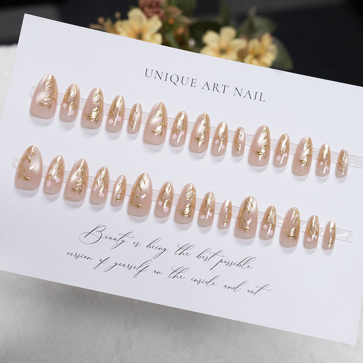 Elegante dekorative Nagelkunst