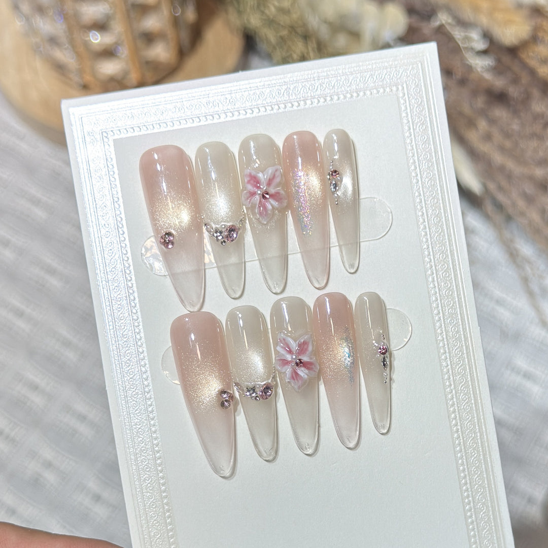 Künstlerisches Floral-Akzent Press-On Nagelset Karnz