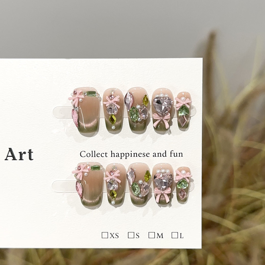 Künstlerisches florales Nagelkunst Press-On Set