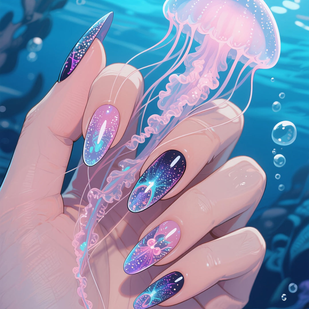Kunstnägel mit Glitzerndem Unterwasser-Motiv Karnz
