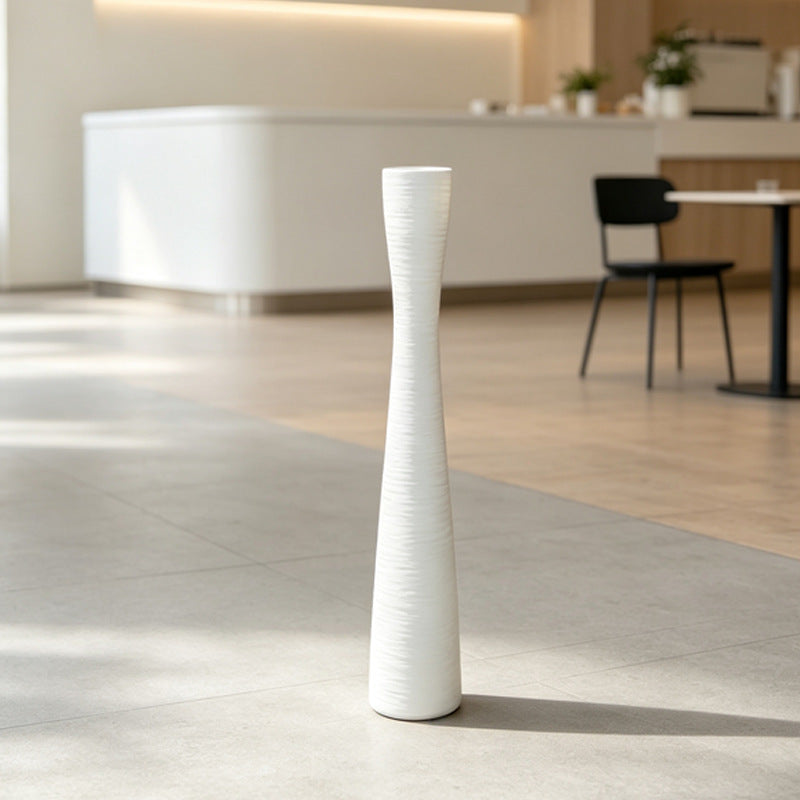 Hohe vertikale gerippte dekorative Vase Karnz