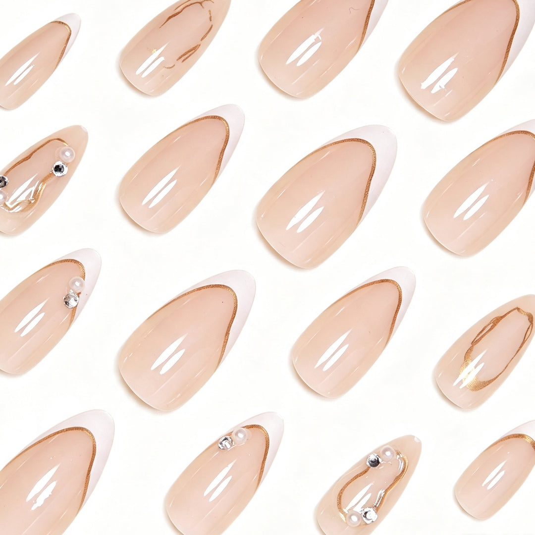 Luxuriöse Nagelkunst Karnz