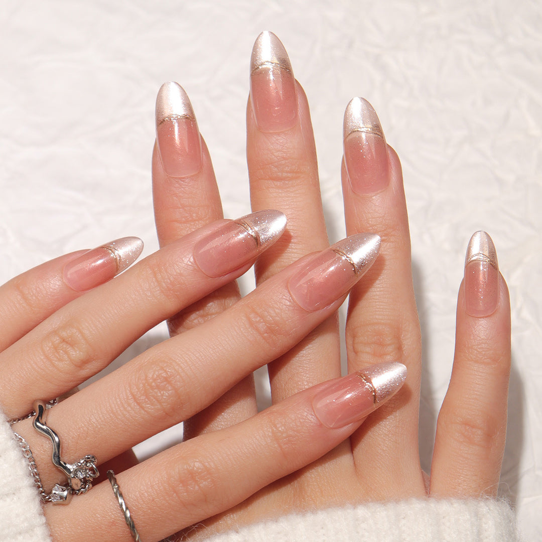 Elegante Stiletto Press-On Nägel mit perlmuttartigem Finish Karnz