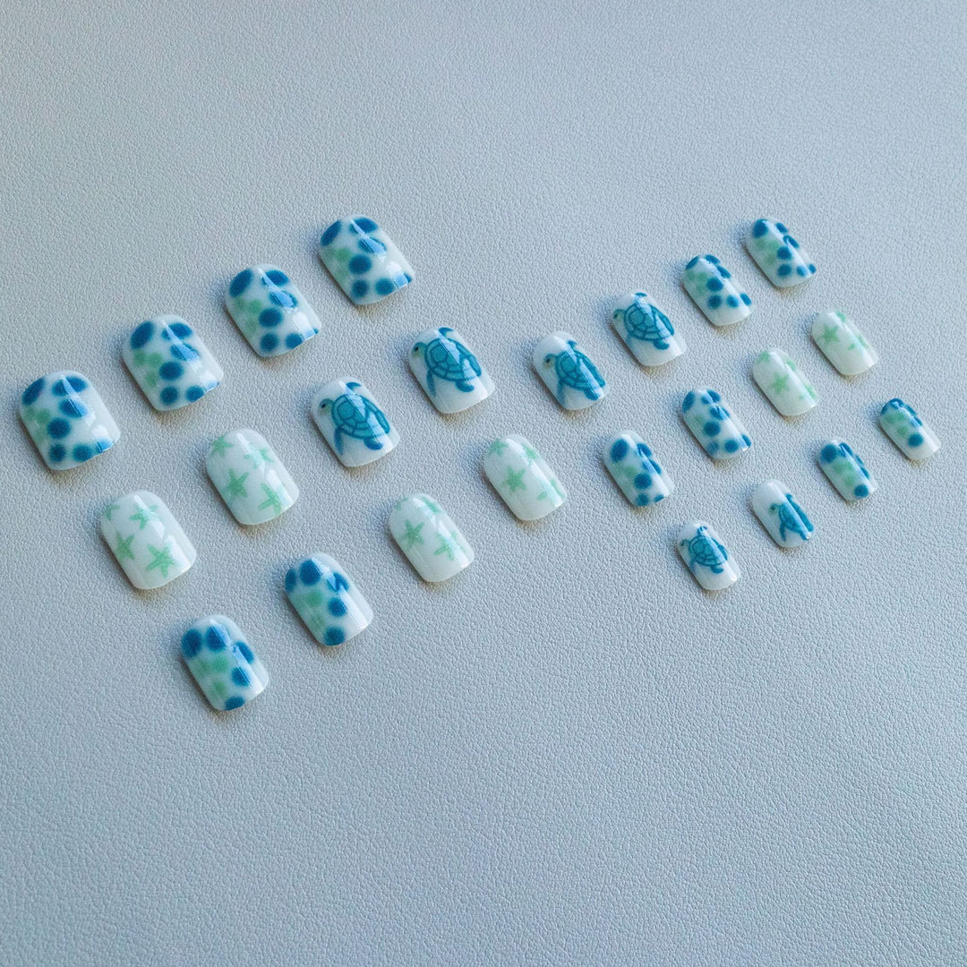 Thematisches vom Ozean inspiriertes Nagelkunst-Set