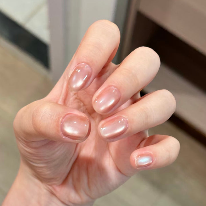 Kunstnägel mit Elegantem Glanz-Effekt Karnz