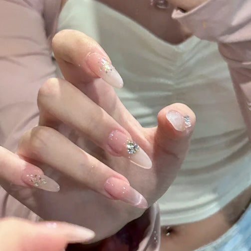 Glamouröses Stiletto Press-On Nageldesign Karnz