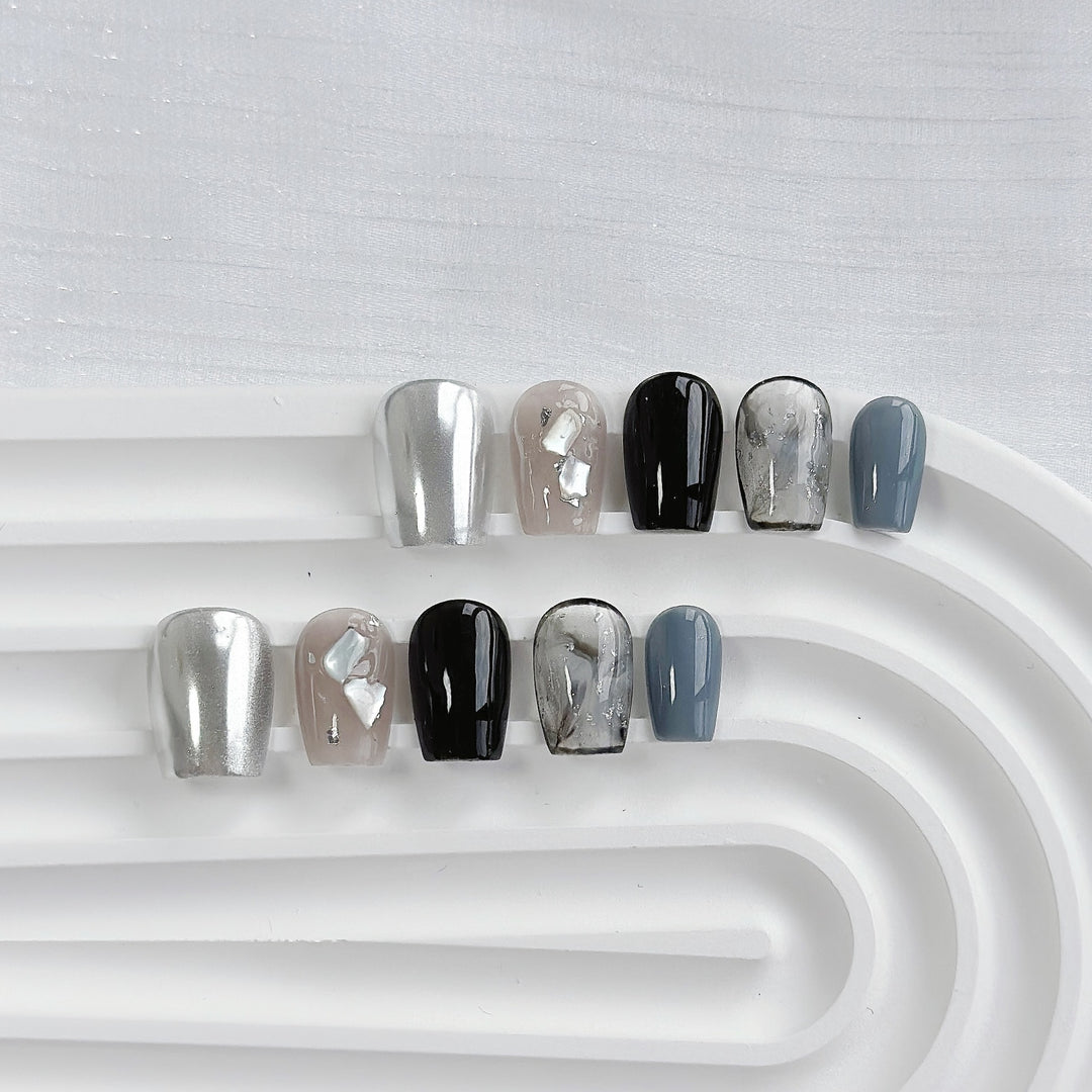 Designer Press-On Nail Art Set mit metallischen und marmorierten Akzenten