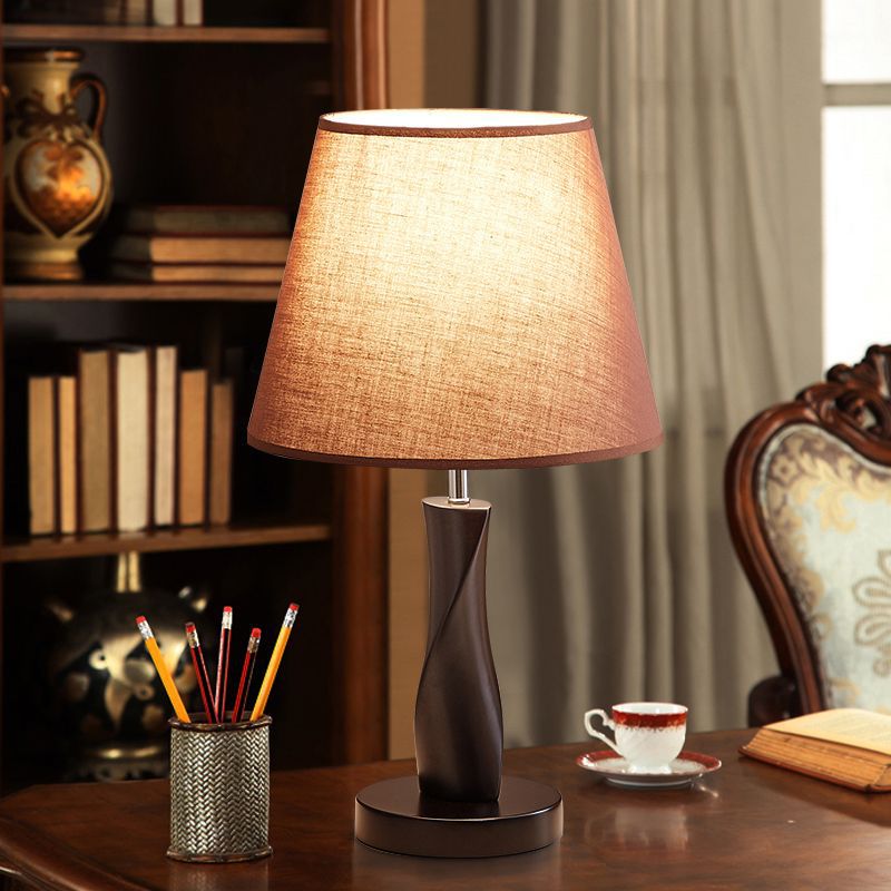 Moderne Gedrehte Design Tischlampe