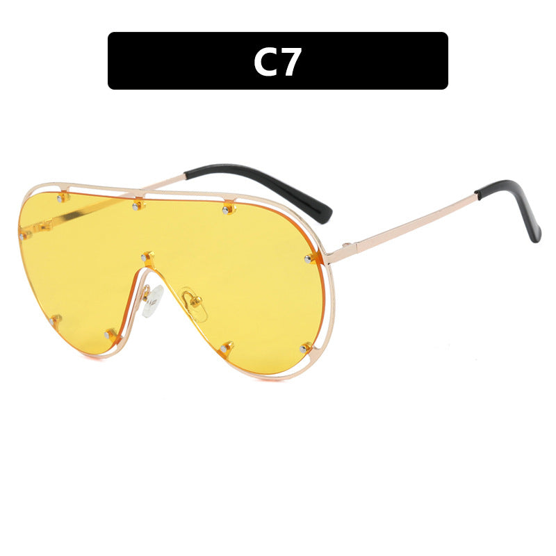 Damen modische oversized Sonnenbrille im stilvollen Retro-Design Karnz