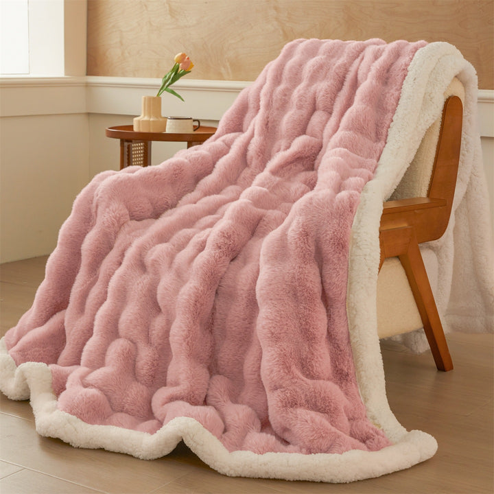 Luxuriöse strukturierte Fleece-Faux-Fur-Decke
