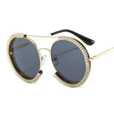 Damen Sonnenbrille mit glamourösem Rand und innovativem Design Karnz