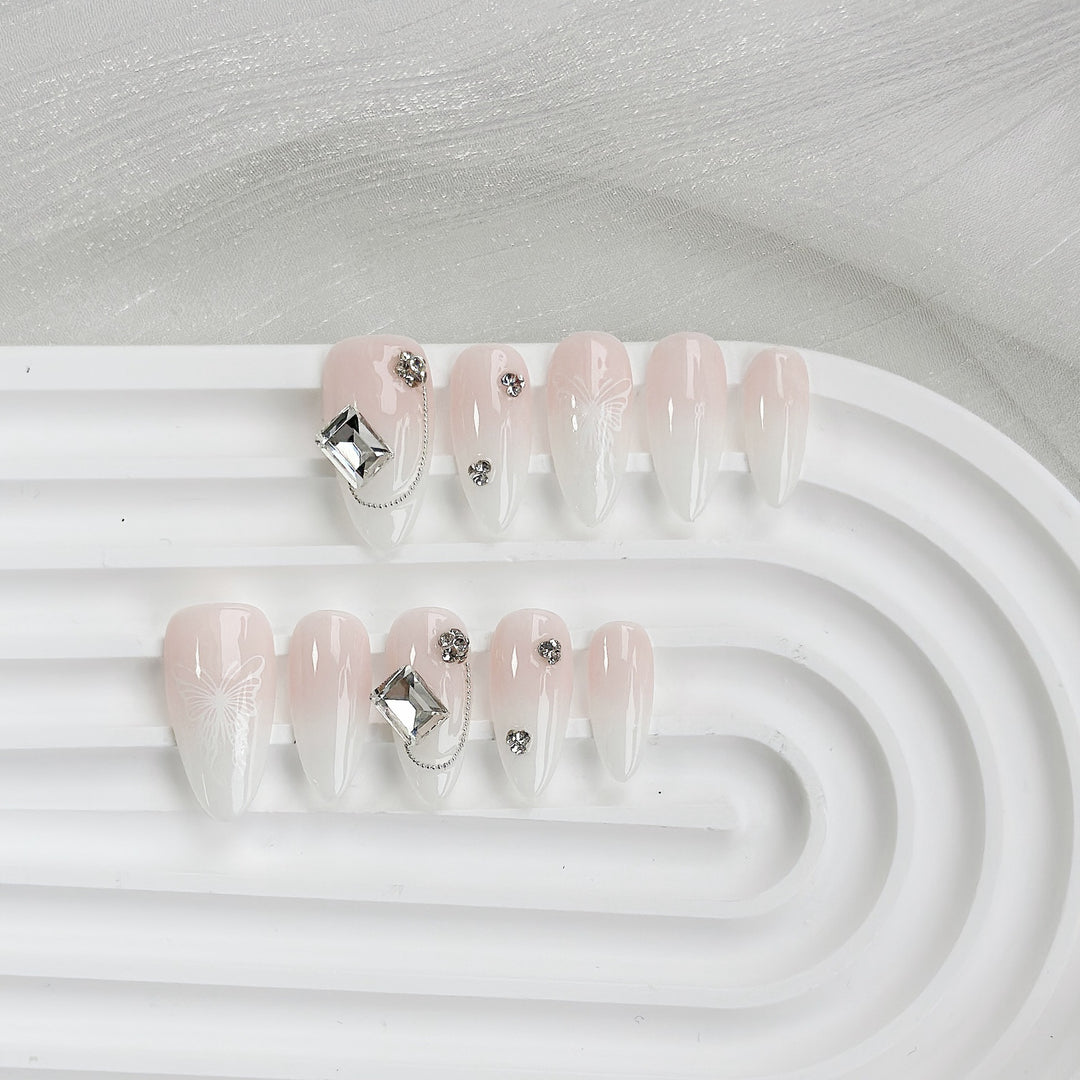 Künstlerisches Schmetterlingsdesign Press-On Nagelset