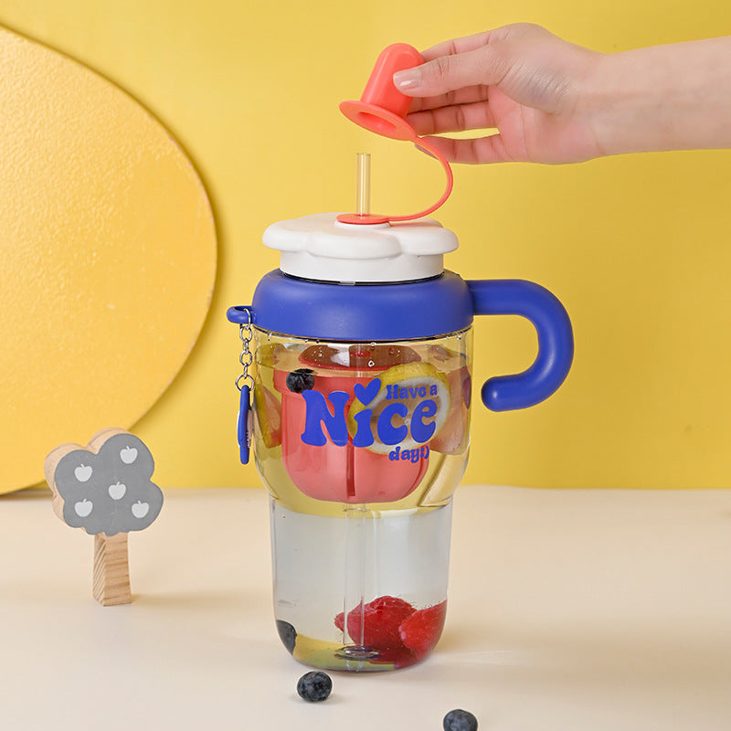 Unisex Trinkbecher mit integriertem Strohhalm und Auslaufschutz Karnz