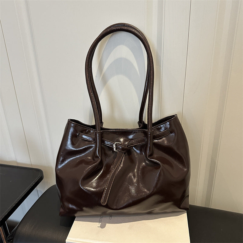 Elegante Glänzende Handtasche