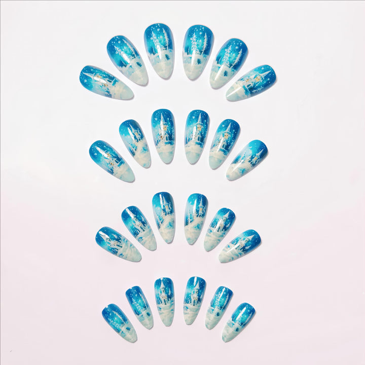 Winterliches Kunstnageldesign Karnz