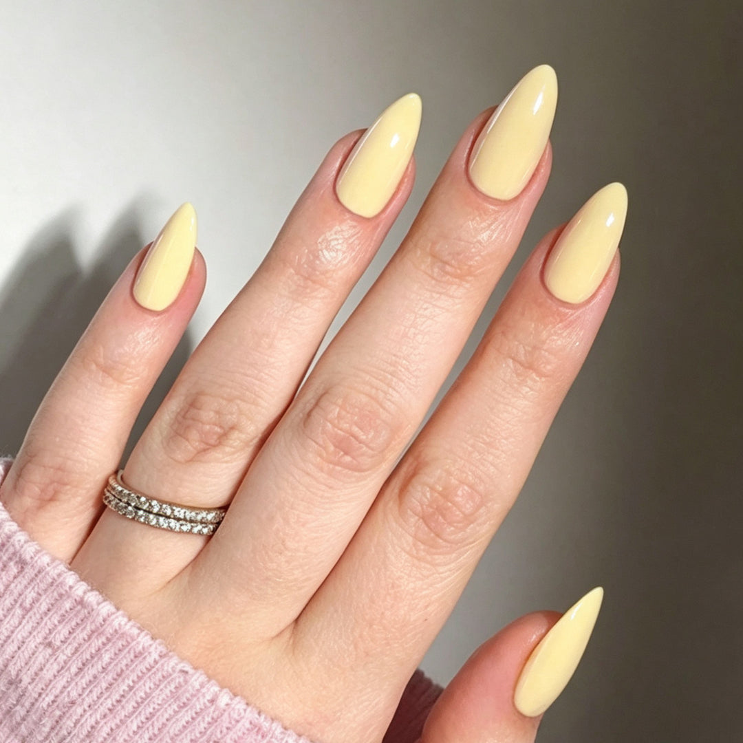 Premium Glänzendes Stiletto Press-On Nail Set Karnz