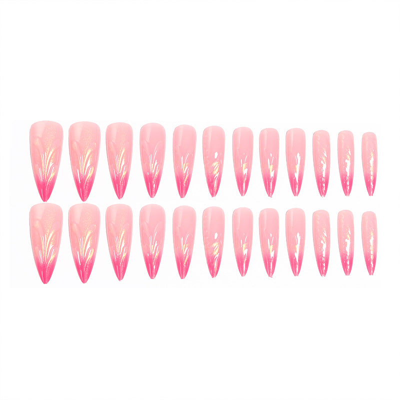 Kunstvolle Nagelspitzen im modernen Design Karnz