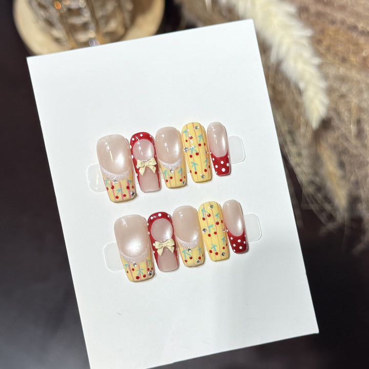 Dekorativer Nagelkunst Set Karnz