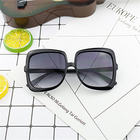 Damen Geometrische Sonnenbrille im modernen Design Karnz
