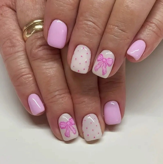 Elegantes Nagelkunst Set Karnz