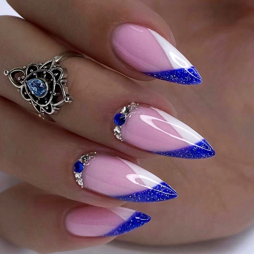 Glamouröse Stiletto-Nagelkunst-Design