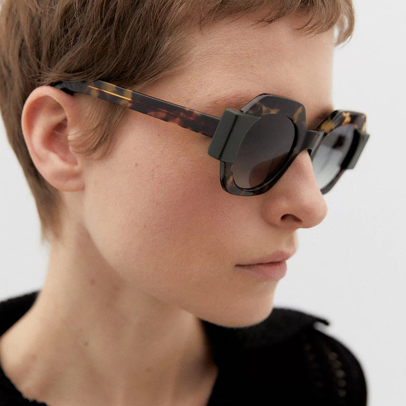 Damen trendige Sonnenbrille im hexagonalen Design Karnz