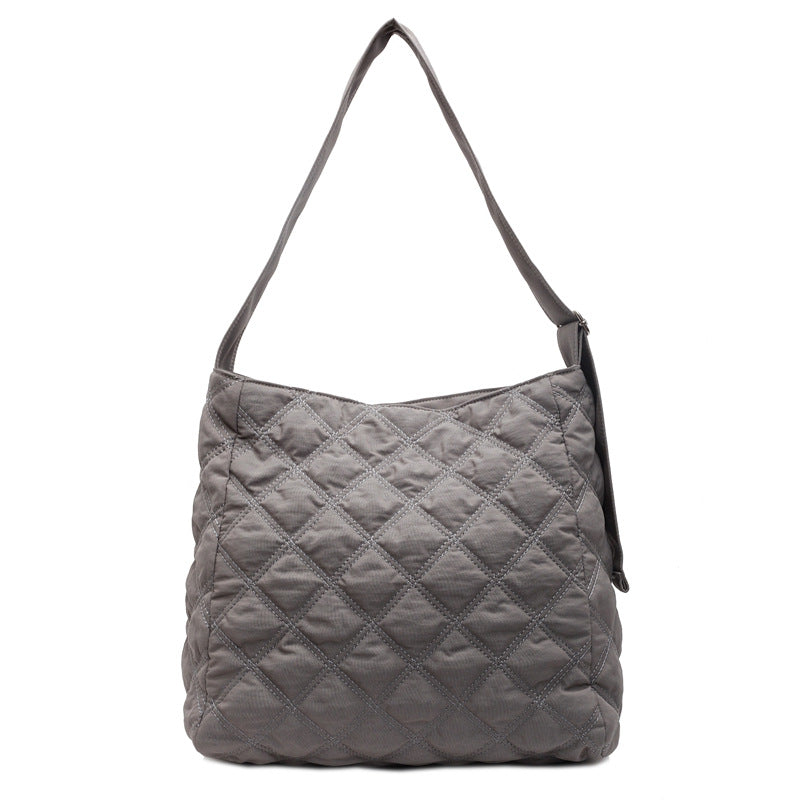 Gestepptes Weiches Stoff Schultertasche Karnz