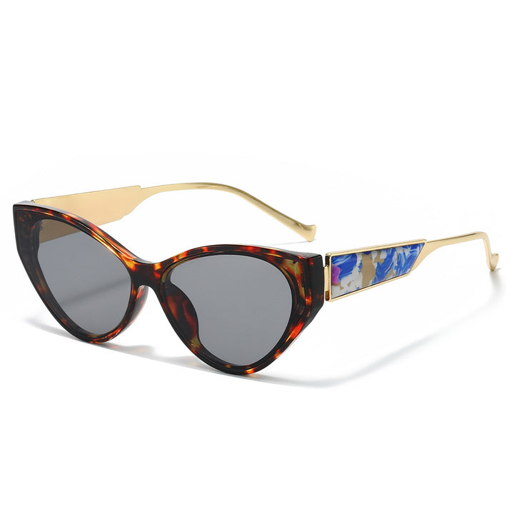 Chice Katzenaugen-Sonnenbrille mit einzigartigen Details Karnz