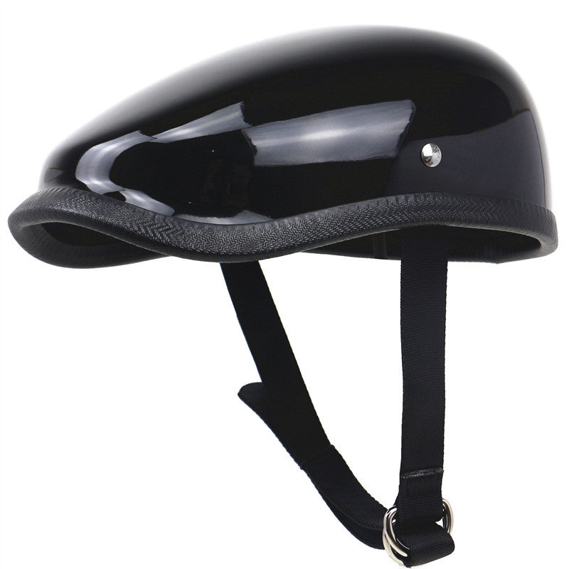 Stylischer Low-Profile Motorradhelm Karnz