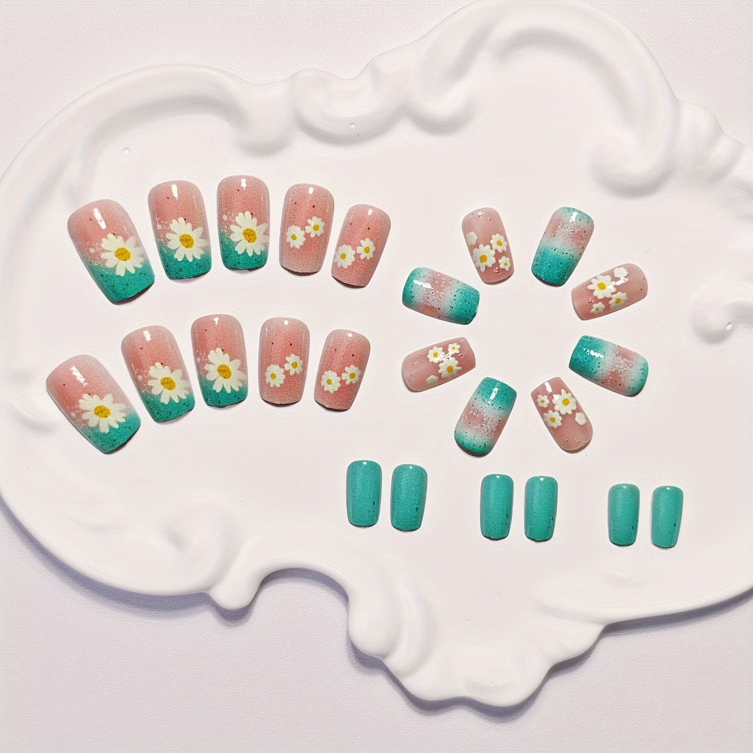 Kunstnägel mit Sommerlichem Blumenmotiven Karnz
