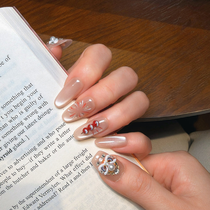 Dekoratives Press-On Nail Art Set mit Juwelenakzenten Karnz