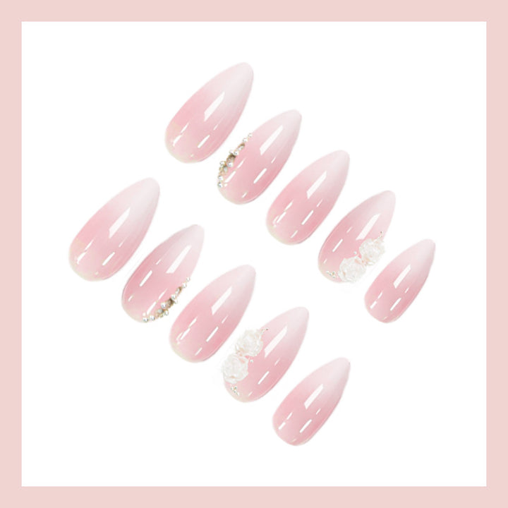 Kunstnagelset mit eleganten Rosenverzierungen Karnz