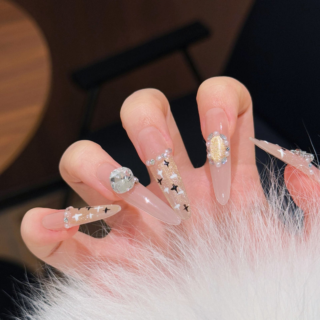Künstlerische Premium Detaillierte Press-On Nagelkunst Karnz