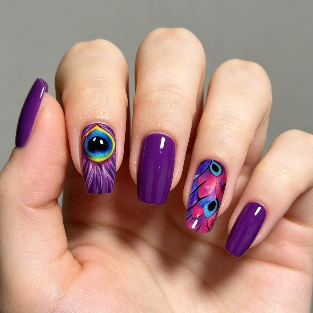 Künstlerischer Pfau Nagelkunst Karnz