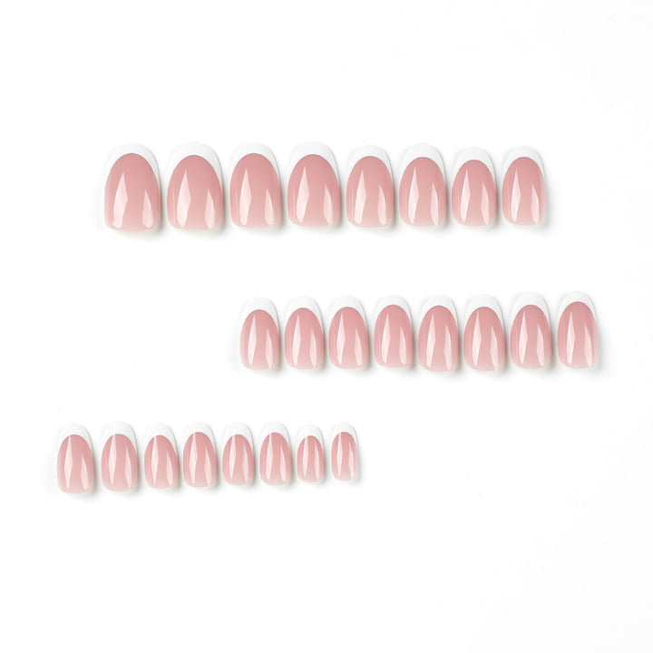 Elegante Gel-Nägel mit durchgehendem French-Tip Karnz