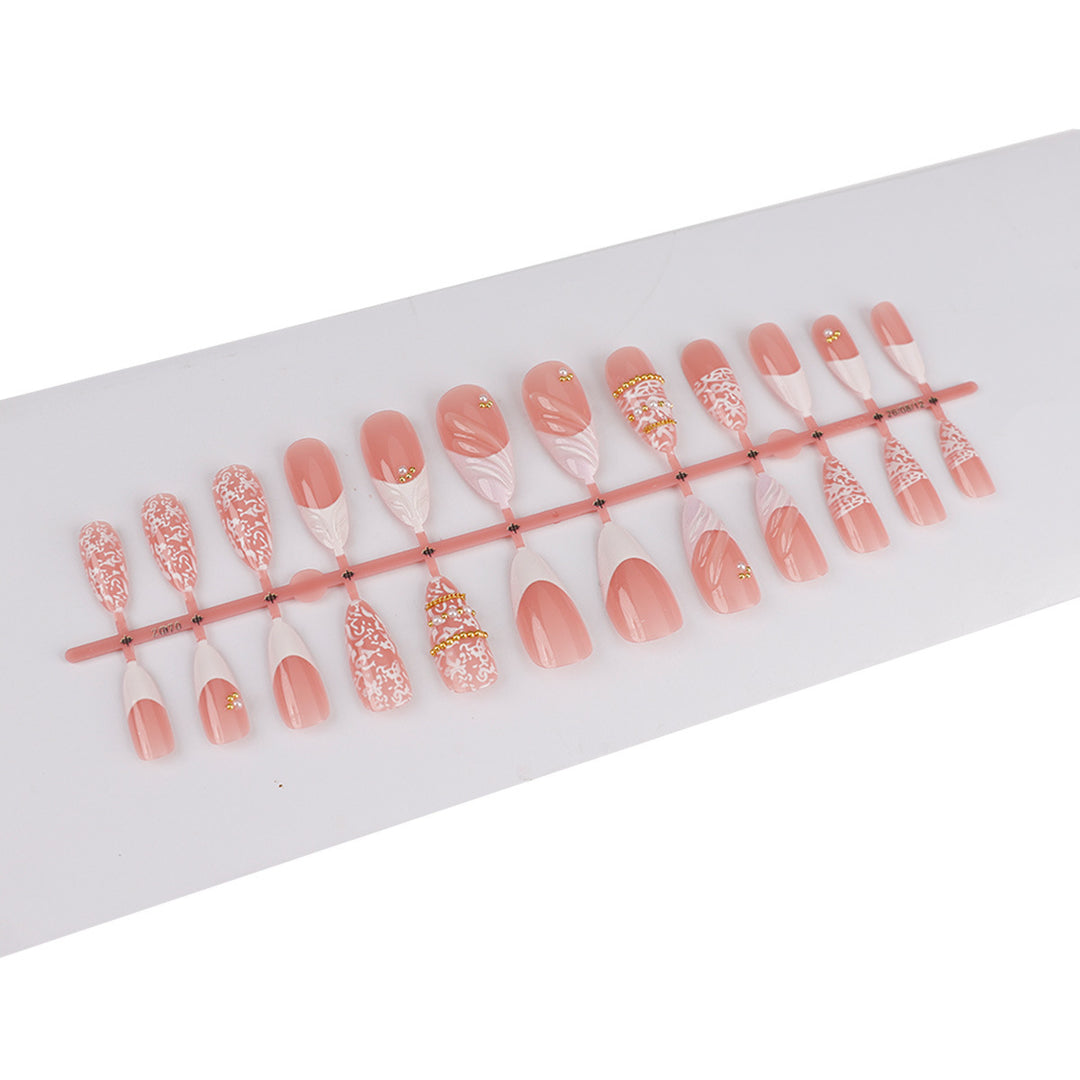 Dekoratives Luxuriöses Press-On Nageldesign