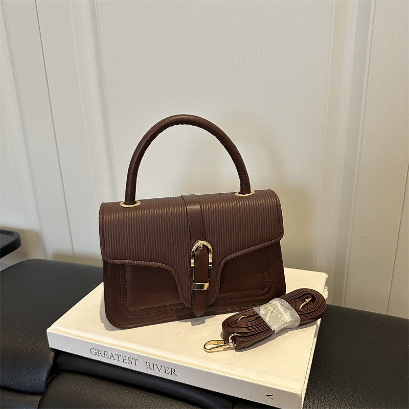 Strukturierte Handtasche