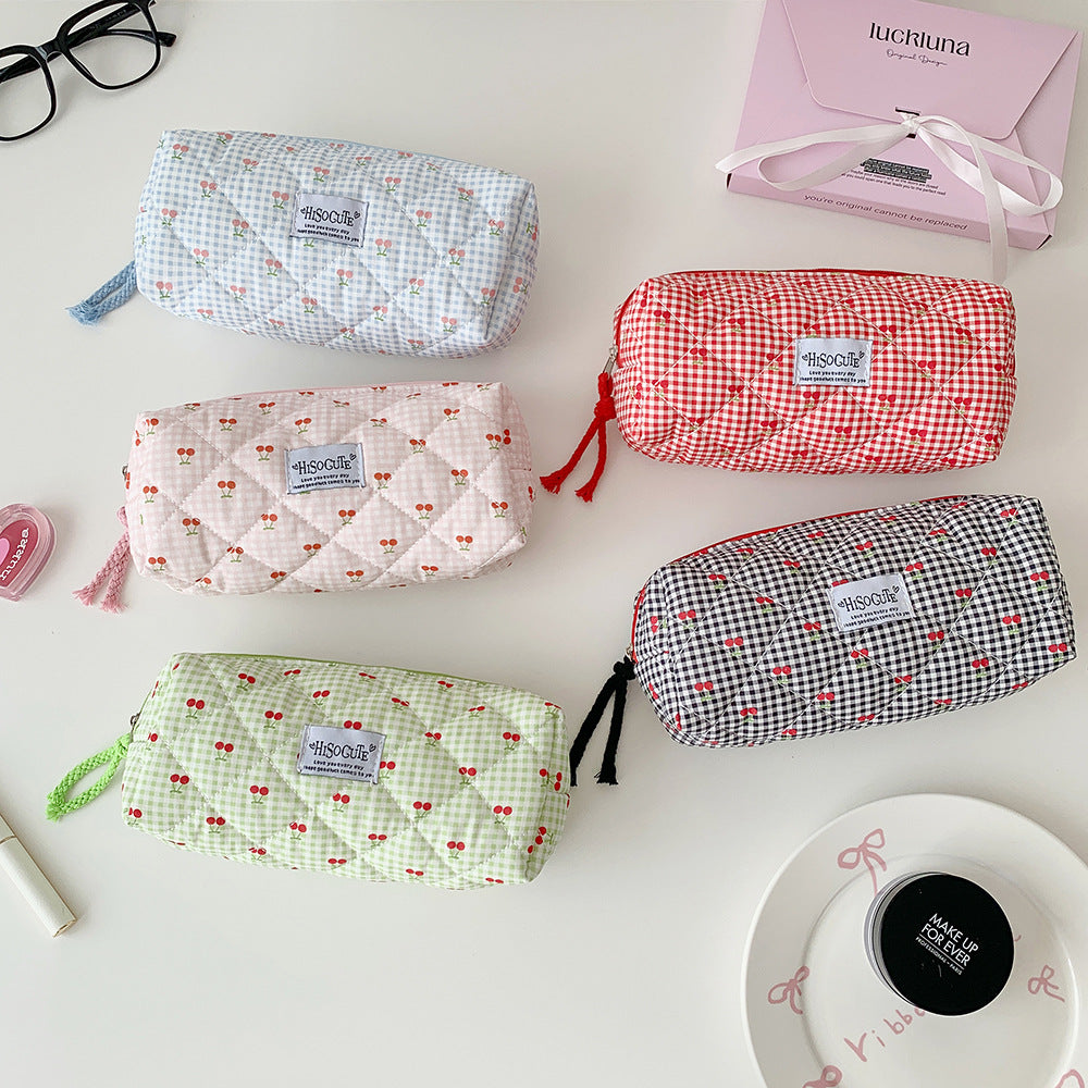 Quilted Cherry Print Stiftetui Karnz