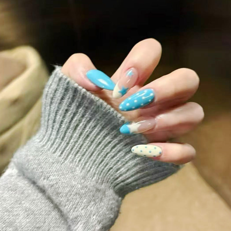 Dekorative Nagelkunst Karnz