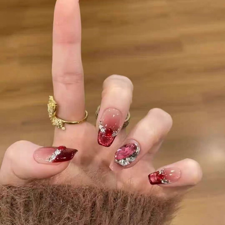 Glamouröse und Funkelnde Kunstnägel Karnz
