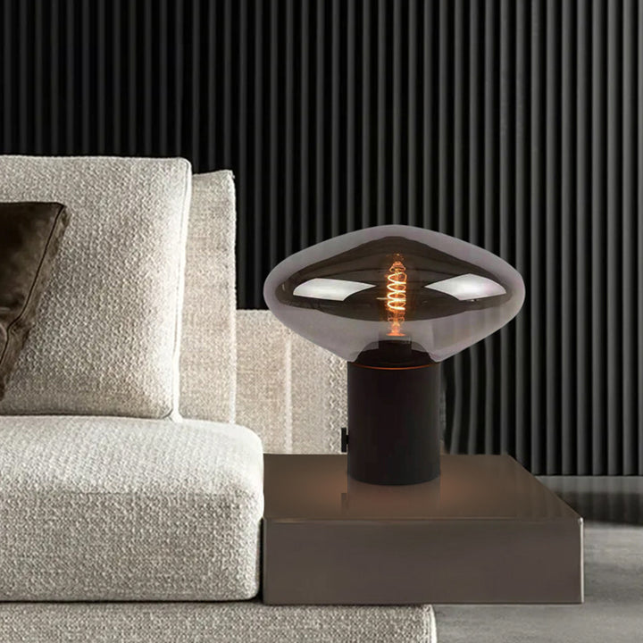 Künstlerische Tischlampe mit einzigartigem Glaskörper