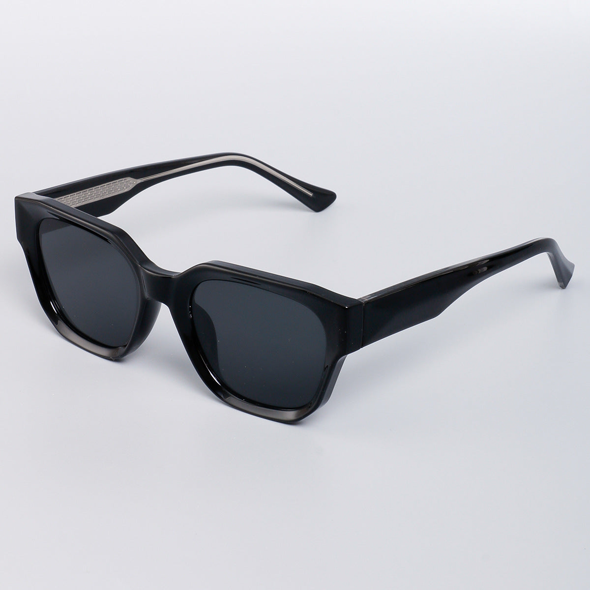 Damen Sonnenbrille im stilvollen, kantigen Design mit UV-Schutz Karnz