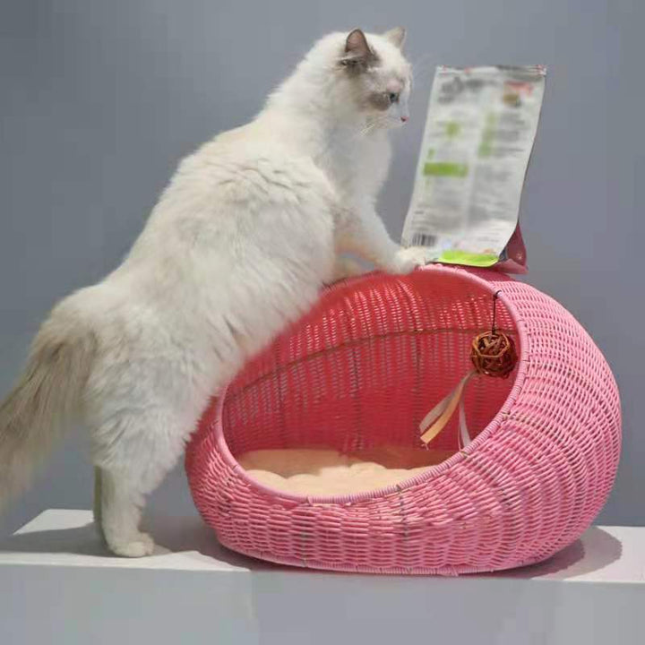 Gemütliches Katzenbett aus geflochtenem Naturmaterial Karnz