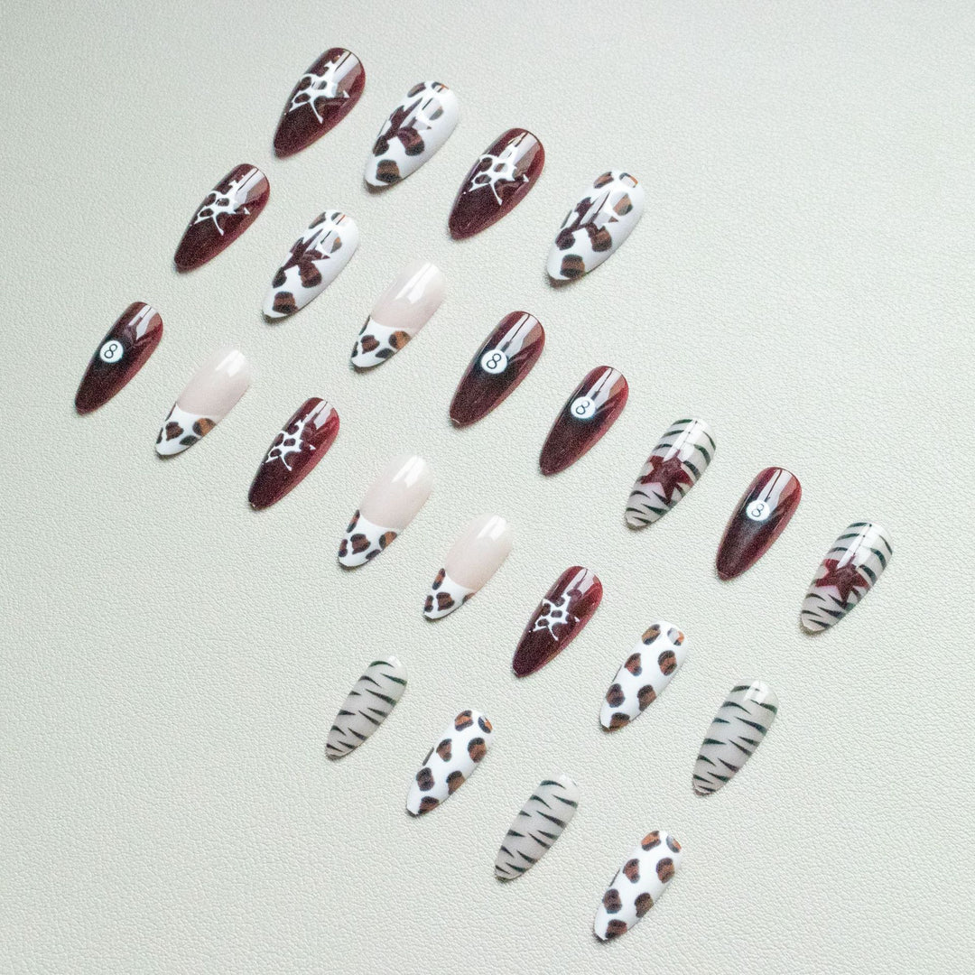Künstlerisches Tierdruck Nageldesign-Set
