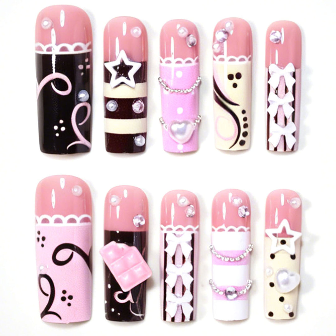 Künstlerisches Statement Press-On Nageldesign Karnz