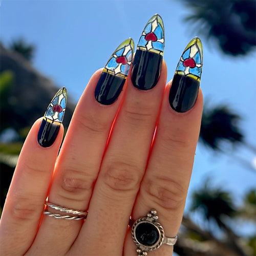Künstlerisches Glasmalerei Press-On Nagelset Karnz