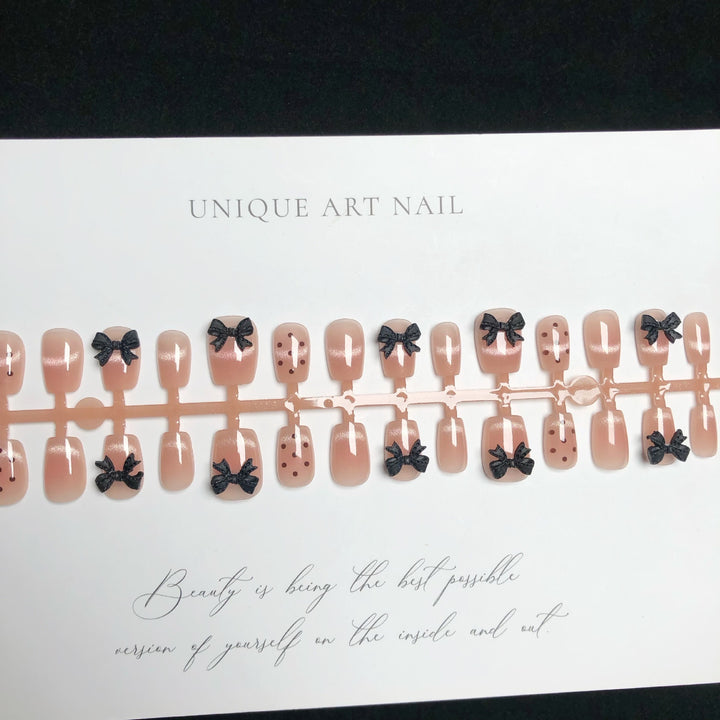 Dekorativer Bogen Akzent Press-On Nagel Set