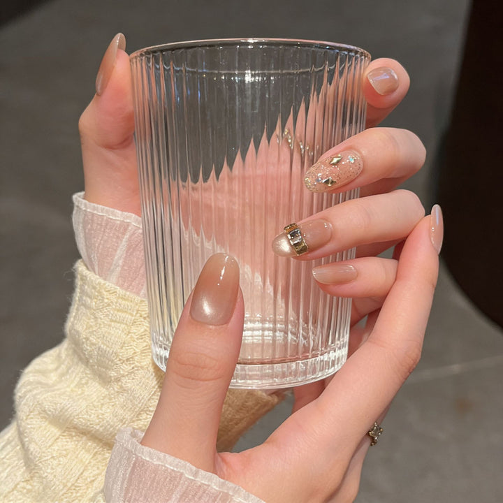 Elegantes Dekoratives Nagelkunst Set Karnz