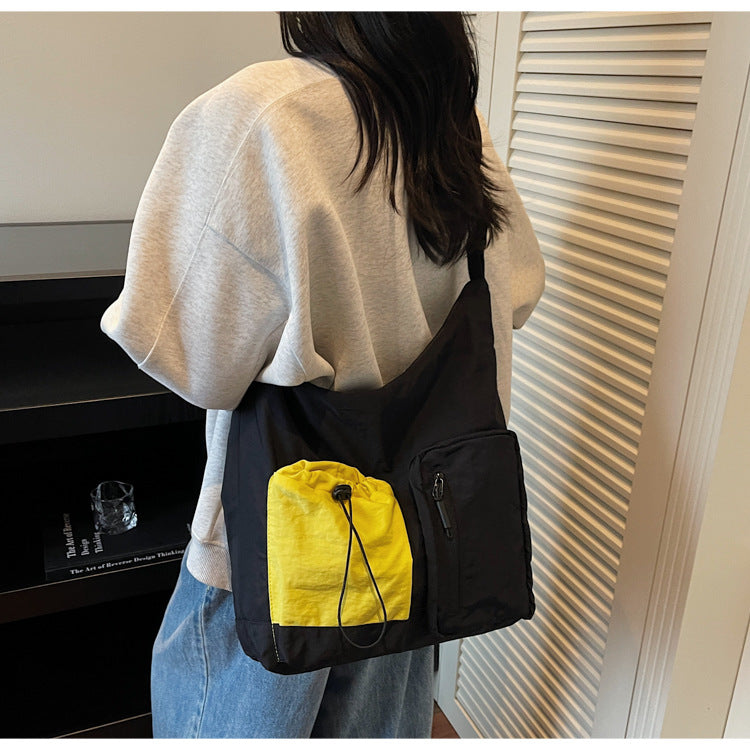 Praktische Mehrtaschen-Schultertasche Karnz